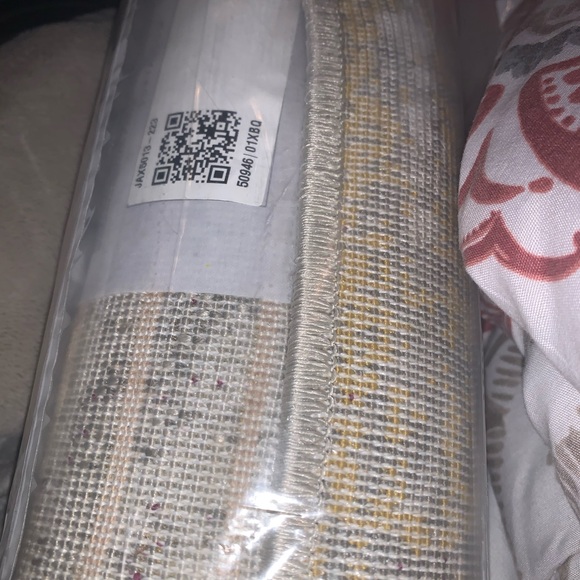 Two Rugs, never used. - Picture 3 of 3